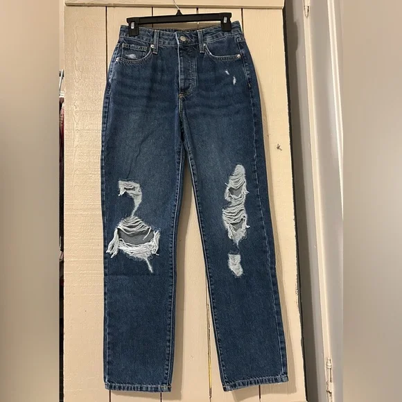 Forever 21 Women’s Dark Blue Distressed Straight Jeans - Picture 1 of 3